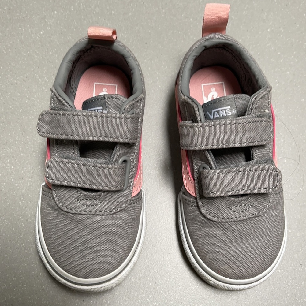 Toms - Picture 2 of 7